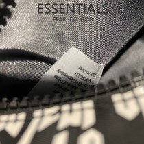 FEAR OF GOD FOG ESSENTIALS 滿印字母彈幕 男女款胸包腰包 情侶高街