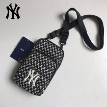 MLB NY滿印老花手機包 原版開模 高品質 支持掃碼驗貨 顏色黑色 米色 天藍