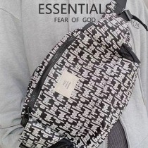 FEAR OF GOD FOG ESSENTIALS 滿印字母彈幕 男女款胸包腰包 情侶高街