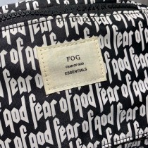 FEAR OF GOD FOG ESSENTIALS 滿印字母彈幕 男女款胸包腰包 情侶高街