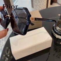 Dior2021新款偏光太陽鏡潮流時尚 女士款百搭瘦臉太陽鏡