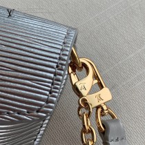 M80819  銀  原單PADLOCK ON STRAP 手袋