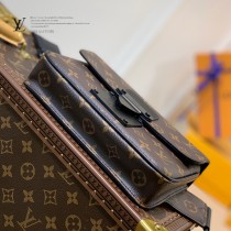 M45864-02   新款男士S Lock Sling 腰包