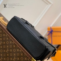 M58494  原單CHRISTOPHER 信使包