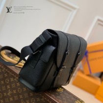 M58494  原單CHRISTOPHER 信使包