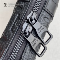 M80549  原單 LV 全皮壓花 SOFT TRUNK WALLET 盒子包