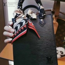 m69575-002   原單PETIT SAC PLAT 手袋