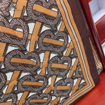 Burberry  巴寶莉走秀新款字母款羊絨羊絨圍巾