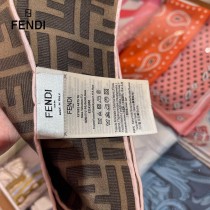 Fendi 字母元素風格斜紋真絲砂洗工藝方巾