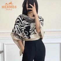 HERMES愛馬仕 新款戴翼的飛馬 專櫃爆款羊絨方巾