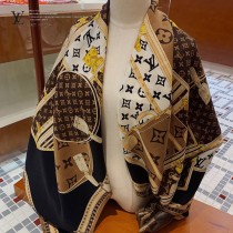 LV Monogram 最新羊絨真絲披肩大方巾