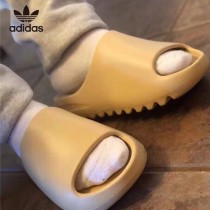 ADIDAS Kanye West x Adidas Yeezy Slide椰子戶外風格沙灘涉水百搭運動穿搭拖鞋拖鞋