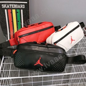 AJ爆裂紋斜挎包男王一博同款跑步運動胸包學生單肩腰包女小背包潮