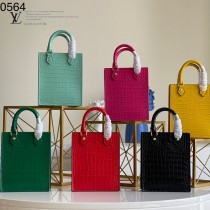 M90564鱷魚紋 M69442 LV原單鱷魚紋Petit Sac Plat 手袋