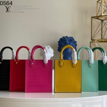 M90564鱷魚紋 M69442 LV原單鱷魚紋Petit Sac Plat 手袋