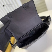 M57952  LV原單 黑色全皮 TRUNK 單肩包胸包