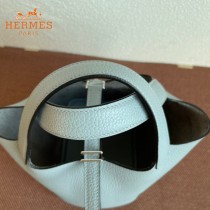 HERMES  亚麻蓝  愛馬仕 原單 Picotin 18菜籃子  金銀現貨
