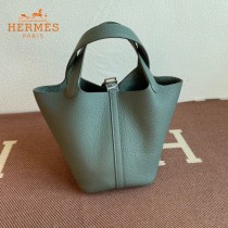 HERMES  杏仁绿  愛馬仕 原單 Picotin 18菜籃子  金銀現貨