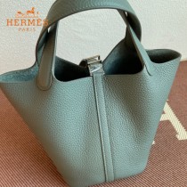 HERMES  杏仁绿  愛馬仕 原單 Picotin 18菜籃子  金銀現貨