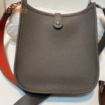 HERMES愛馬仕-020   原單伊芙琳 mini evelyne 17cm 金銀扣現貨蠟線