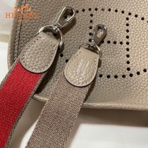 HERMES愛馬仕-022   原單伊芙琳 mini evelyne 17cm 金銀扣現貨蠟線
