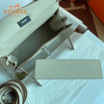 HERMES  奶昔白  愛馬仕 原單evercolor皮 Kelly DanSe 22cm  金銀扣