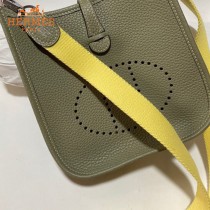 HERMES愛馬仕-02   原單伊芙琳 mini evelyne 17cm 金銀扣現貨蠟線