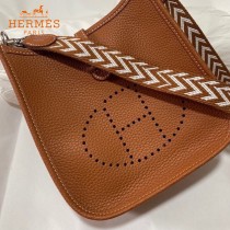 HERMES愛馬仕-01   原單伊芙琳 mini evelyne 17cm 金銀扣現貨蠟線