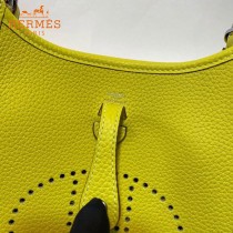 HERMES愛馬仕-021   原單伊芙琳 mini evelyne 17cm 金銀扣現貨蠟線