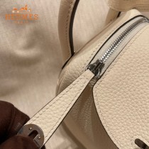 HERMES  奶昔白  原單半手縫Mini Lindy 19cm 進口TC皮