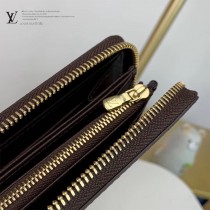 M60017-002  LV Zippy 拉鏈錢夾是路易威登的經典設計之一