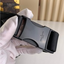 M46036 DISCOVERY 小號腰包 取材柔軟 Monogram Shadow 壓紋牛皮革