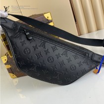 M46036 DISCOVERY 小號腰包 取材柔軟 Monogram Shadow 壓紋牛皮革