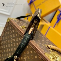 M47546-02  老花化妝包配肩帶 手包斜挎包系列 Monogram帆布盥洗袋