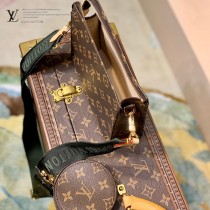 M47546-02  老花化妝包配肩帶 手包斜挎包系列 Monogram帆布盥洗袋