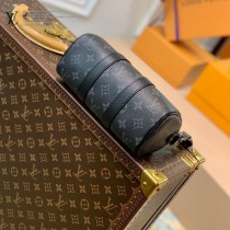 原單 M45947-01  本款 Keepall XS 手袋，非常適合女生背，男女同款