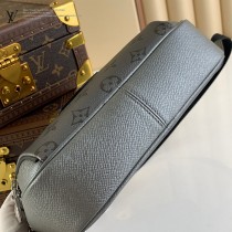 m30245  LV原單新款OUTDOOR 腰包銀色限量版
