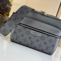M30830  LV原單新款OUTDOOR 郵差包銀色限量版