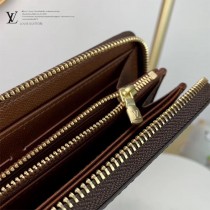 M60017-004  LV Zippy 拉鏈錢夾是路易威登的經典設計之一