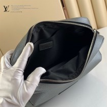 M30830  LV原單新款OUTDOOR 郵差包銀色限量版