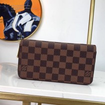 M60017-002  LV Zippy 拉鏈錢夾是路易威登的經典設計之一