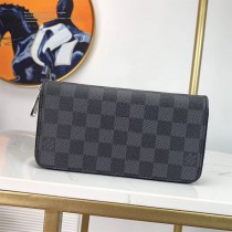 M60017-001  LV Zippy 拉鏈錢夾是路易威登的經典設計之一