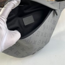 m46108 灰色 DISCOVERY 小號腰包 取材柔軟 Monogram Shadow 壓紋牛皮革