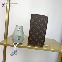 M60017-004  LV Zippy 拉鏈錢夾是路易威登的經典設計之一