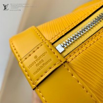 M59345-01   原單最新寬肩帶Alma BB 手袋此次取材 Epi 皮革
