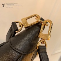 原單M46002黑色 Bagatelle BB 手袋令 Monogram 圖案歷經印花和壓印工藝