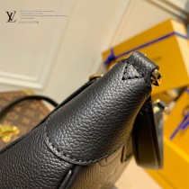 原單M46002黑色 Bagatelle BB 手袋令 Monogram 圖案歷經印花和壓印工藝
