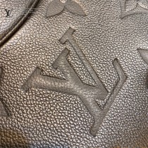 原單M46002黑色 Bagatelle BB 手袋令 Monogram 圖案歷經印花和壓印工藝