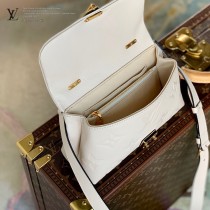 M45976-03  LV原單新款Madeleine中號壓花手提斜背包