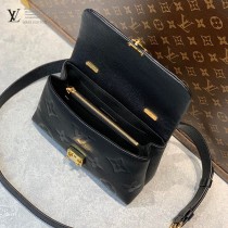 M45976-02  LV原單新款Madeleine中號壓花手提斜背包